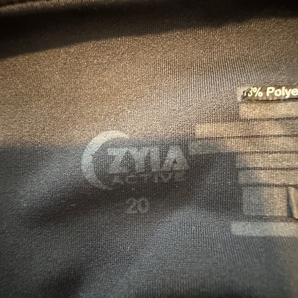 ZYIA Light & Tight 7/8 Leggings Size 20 Black with pockets! - Picture 2 of 4